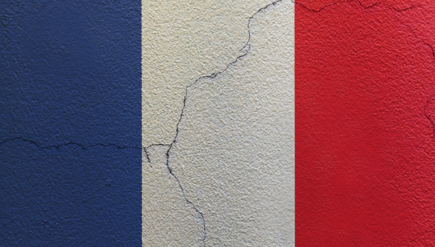How might the ECB respond to a French fiscal crisis?
